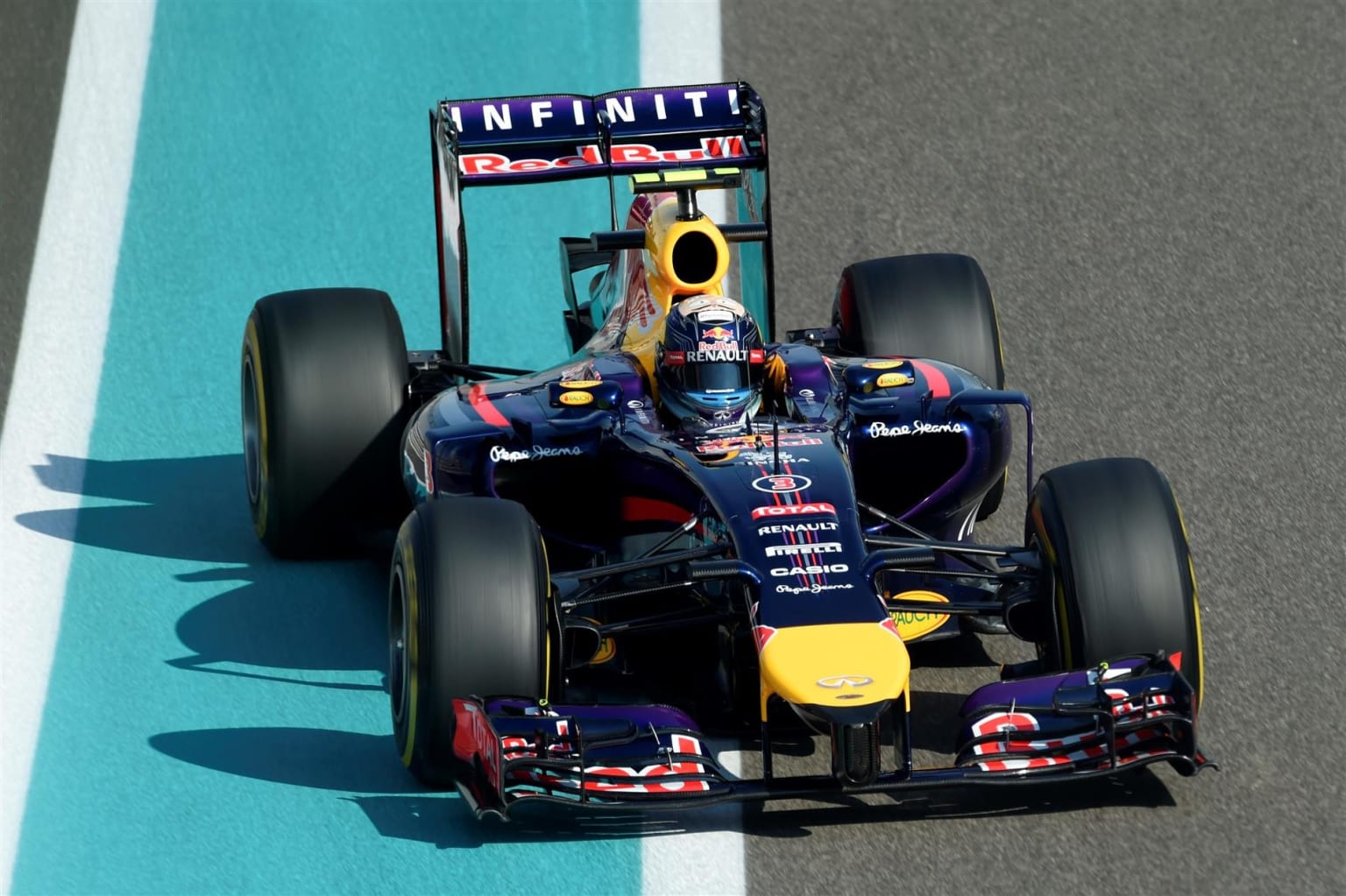 Red Bull excluded from qualifying for front wing infringement