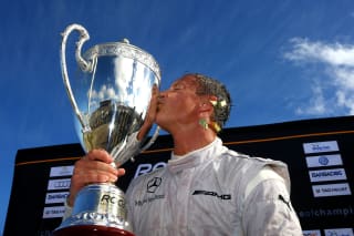 Coulthard defeats Wehrlein in 2014 Race of Champions
