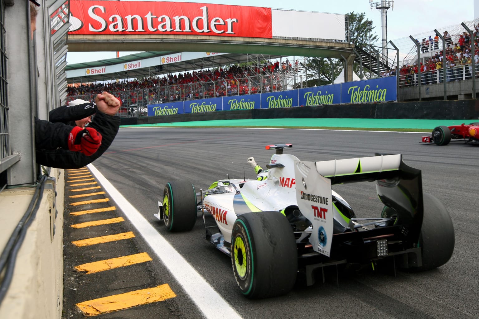 Button wins world championship in Brazil - results
