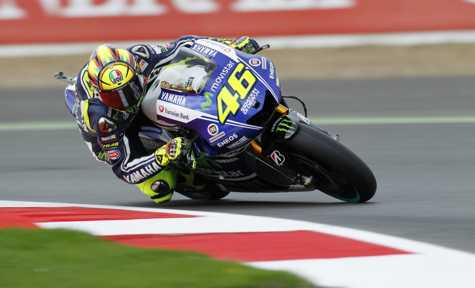 Rossi and Lorenzo offer Hamilton a MotoGP test