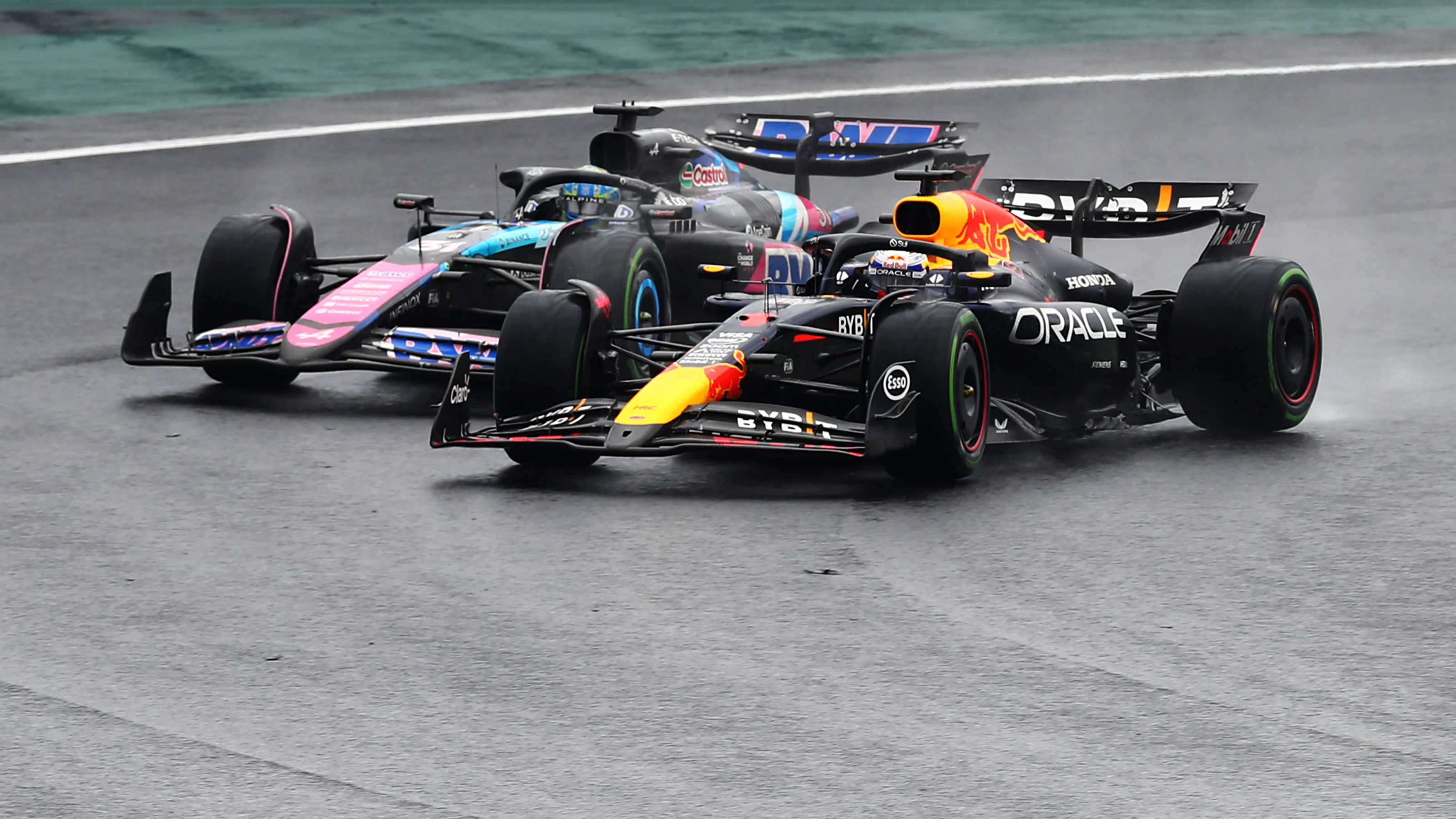 SAO PAULO, BRAZIL - NOVEMBER 03: Max Verstappen of the Netherlands driving the (1) Oracle Red Bull