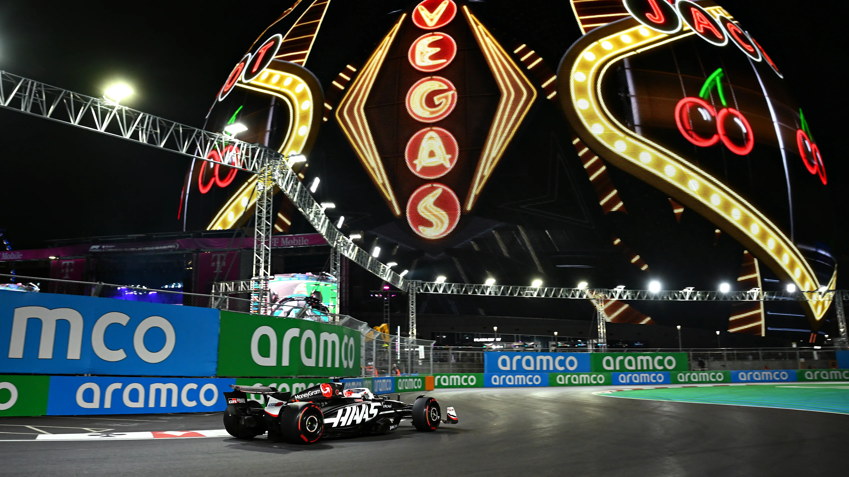 LAS VEGAS, NEVADA - NOVEMBER 22: Kevin Magnussen of Denmark driving the (20) Haas F1 VF-24 Ferrari