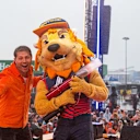 There’s loads of entertainment and giveaways at the Main Stage. Swipe for more images...