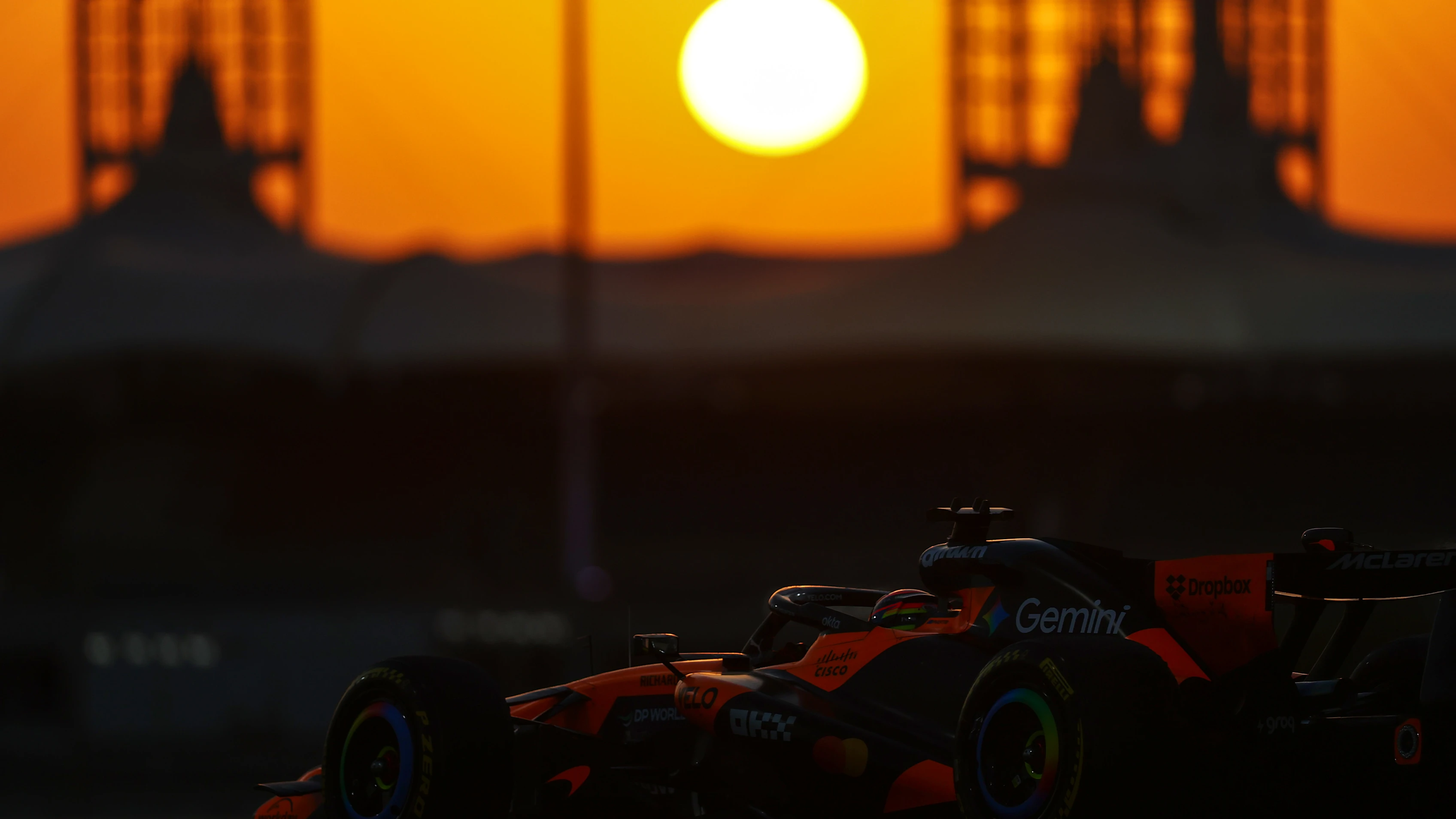BAHRAIN, BAHRAIN - FEBRUARY 19: Oscar Piastri of Australia driving the (81) McLaren MCL40 Mercedes