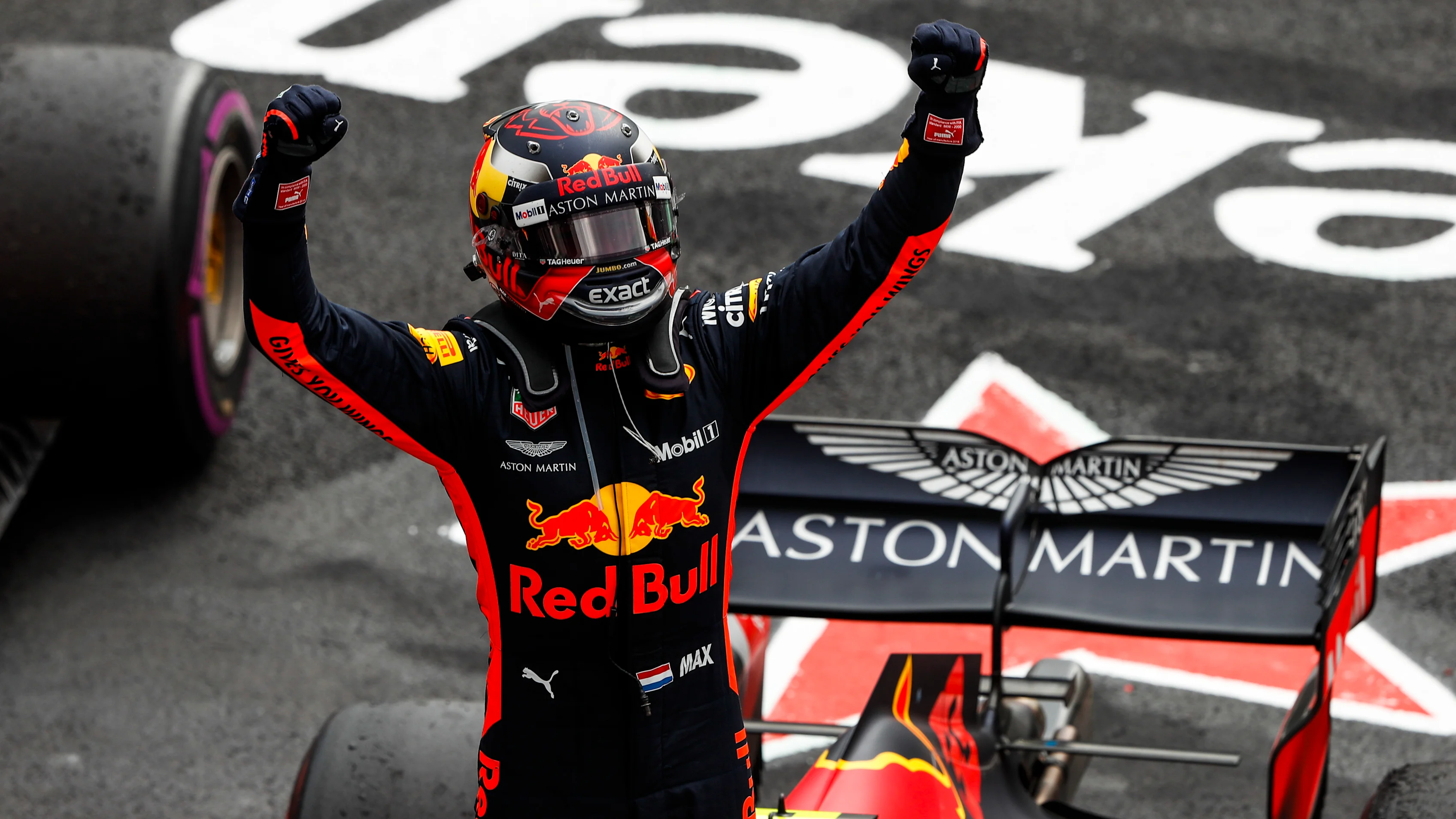 AUTODROMO HERMANOS RODRIGUEZ, MEXICO - OCTOBER 28: Max Verstappen, Red Bull Racing, 1st position,