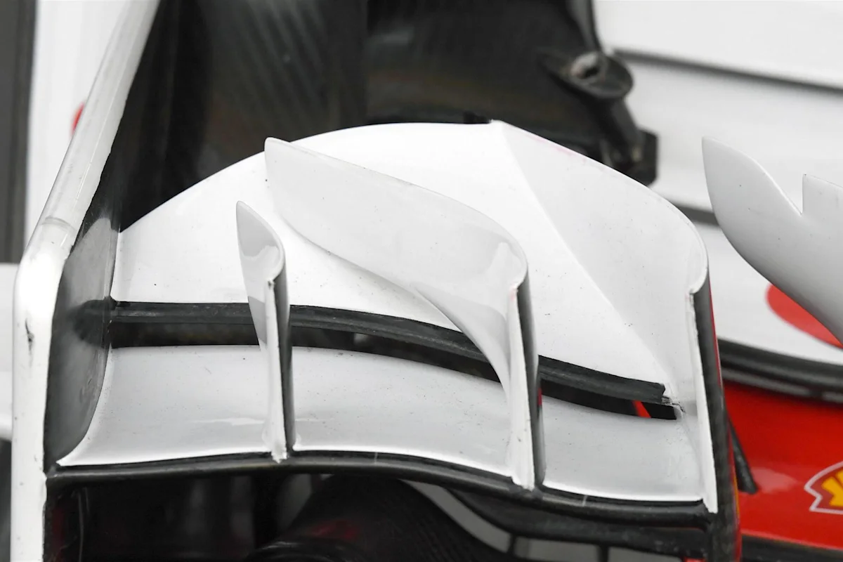 Front wing close-up