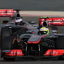 Sergio Perez (MEX) McLaren MP4-28 and Jenson Button (GBR) McLaren MP4-28.
Formula One World Championship, Rd4, Bahrain Grand Prix, Race Day, Bahrain International Circuit, Sakhir, Bahrain, Sunday 21 April 2013. © Sutton Motorsport Images