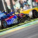 MELBOURNE GRAND PRIX CIRCUIT, AUSTRALIA - MARCH 15: Alexander Albon, Toro Rosso STR14, takes to the grass during the Australian GP at Melbourne Grand Prix Circuit on March 15, 2019 in Melbourne Grand Prix Circuit, Australia. (Photo by Andy Hone / LAT Images)