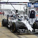 Williams' Felipe Massa makes a pit stop, Barcelona test