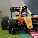 Jolyon Palmer (GBR) Renault Sport F1 Team RS16 runs wide at Formula One World Championship, Rd17, Japanese Grand Prix, Qualifying, Suzuka, Japan, Saturday 8 October 2016. © Sutton Images