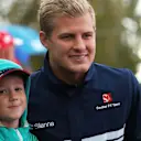 Marcus Ericsson (SWE) Sauber poses for a photo with a young fan at Formula One World Championship, Rd13, Italian Grand Prix, Qualifying, Monza, Italy, Saturday 2 September 2017. © Sutton Images