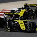BAHRAIN INTERNATIONAL CIRCUIT, BAHRAIN - MARCH 31: Nico Hulkenberg, Renault R.S. 19, leads Daniel Ricciardo, Renault R.S.19 during the Bahrain GP at Bahrain International Circuit on March 31, 2019 in Bahrain International Circuit, Bahrain. (Photo by Glenn Dunbar / LAT Images)
