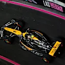 LAS VEGAS, NEVADA - NOVEMBER 17: Lando Norris of Great Britain driving the (4) McLaren MCL60