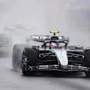 MELBOURNE, AUSTRALIA - MARCH 16: Andrea Kimi Antonelli of Italy driving the (12) Mercedes AMG Petronas F1 Team W16 leads Gabriel Bortoleto of Brazil driving the (5) Kick Sauber C45 Ferrari during the F1 Grand Prix of Australia at Albert Park Grand Prix Circuit on March 16, 2025 in Melbourne, Australia. (Photo by Clive Mason/Getty Images)