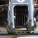 Pastor Maldonado (VEN) Lotus E22 nose detail. Formula One World Championship, Rd3, Bahrain Grand Prix, Practice, Bahrain International Circuit, Sakhir, Bahrain, Friday, 4 April 2014. © Sutton Images