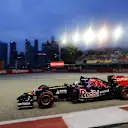 Daniil Kvyat (RUS) Scuderia Toro Rosso STR9. Formula One World Championship, Rd14, Singapore Grand Prix, Marina Bay Street Circuit, Singapore, Qualifying, Saturday, 20 September 2014