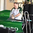 Caterham mechanic works on Caterham CT05 bodywork. Formula One World Championship, Rd19, Abu Dhabi Grand Prix, Preparations, Yas Marina Circuit, Abu Dhabi, UAE, Thursday, 20 November 2014