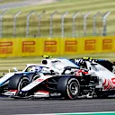 Nicholas Latifi, Williams FW43, battles with Kevin Magnussen, Haas VF-20