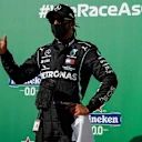 HAMILTON Lewis (gbr), Mercedes AMG F1 GP W11 Hybrid EQ Power+, portrait, celebrating his pole position during the Formula 1 Gran Premio Heineken D’italia 2020, 2020 Italian Grand Prix, from September 4 to 6, 2020 on the Autodromo Nazionale di Monza, in Monza, near Milano, Italy - Photo Florent Gooden / DPPI  