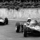 Phil Hill and Richie Ginther traded places throughout but Ginther was given second with team orders to chase down Moss.