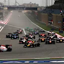 Stoffel Vandoorne (BEL) ART Grand Prix leads at the start of the race at GP2 Series, Rd1, Bahrain International Circuit, Sakhir, Bahrain, 17-19 April 2015. © Sutton Motorsport Images