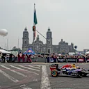 Daniel Ricciardo laping around the Zocalo during the Infiniti Red Bull F1 show run in Mexico City on June 27, 2015 © Camilo Rozo/Red Bull Content Pool