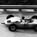 Dan Gurney (2nd place) takes his Porsche 718 around the banking in 1961.  ©Sutton Motorsport Images