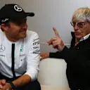 Mercedes' Nico Rosberg in conversation with Formula One group CEO Bernie Ecclestone, Monaco, May 21, 2015 © xpbimages.com