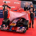 Daniil Kvyat and Jean-Eric Vergne reveal the 'proboscis nose' of the new Scuderia Toro Rosso STR9 at Jerez, Spain, Monday 27 January 2014. © Sutton Motorsport Images