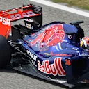 Daniil Kvyat (RUS) Scuderia Toro Rosso STR9 with rear wing DRS open. Formula One Testing, Day One, Bahrain International Circuit, Sakhir, Bahrain, Thursday, 27 February 2014 © Sutton Images. No reproduction without permission