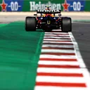 Whereas Red Bull's Portugal-spec diffuser had a narrower central section with some outer elements moved upwards too