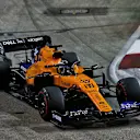 Carlos Sainz (ESP) McLaren MCL34 with damaged rear wheel.22.09.2019. Formula 1 World Championship, Rd 15, Singapore Grand Prix, Marina Bay Street Circuit, Singapore, Race Day.- www.xpbimages.com, EMail: requests@xpbimages.com - copy of publication required for printed pictures. Every used picture is fee-liable. © Copyright: Moy / XPB Images