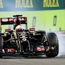 It's much easier for drivers to lock a tyre under braking on the bumpy Singapore surface. © Sutton Motorsport Images