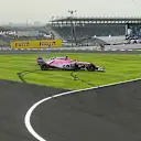 FP1: Perez spins his Force India after touching grass
