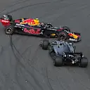 Hamilton collides with Albon in Interlagos