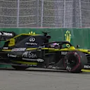 FP1: Ricciardo backs his Renault into the wall