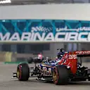 Max Verstappen (NDL) Scuderia Toro Rosso STR10 at Formula One World Championship, Rd19, Abu Dhabi Grand Prix, Qualifying, Yas Marina Circuit, Abu Dhabi, UAE, Saturday 28 November 2015. © Sutton Motorsport Images