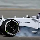 Valtteri Bottas (FIN) Williams FW37 locks up at Formula One World Championship, Rd4, Bahrain Grand Prix Practice, Bahrain International Circuit, Sakhir, Bahrain, Friday 17 April 2015. © Sutton Motorsport Images
