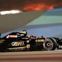 Romain Grosjean (FRA) Lotus E23 Hybrid at Formula One World Championship, Rd4, Bahrain Grand Prix Practice, Bahrain International Circuit, Sakhir, Bahrain, Friday 17 April 2015. © Sutton Motorsport Images