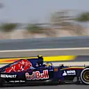 Carlos Sainz jr (ESP) Scuderia Toro Rosso STR10 at Formula One World Championship, Rd4, Bahrain Grand Prix Qualifying, Bahrain International Circuit, Sakhir, Bahrain, Saturday 18  April 2015. © Sutton Motorsport Images
