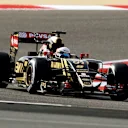 Romain Grosjean (FRA) Lotus E23 Hybrid at Formula One World Championship, Rd4, Bahrain Grand Prix Qualifying, Bahrain International Circuit, Sakhir, Bahrain, Saturday 18  April 2015. © Sutton Motorsport Images