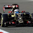 Romain Grosjean (FRA) Lotus E23 Hybrid at Formula One World Championship, Rd4, Bahrain Grand Prix Qualifying, Bahrain International Circuit, Sakhir, Bahrain, Saturday 18  April 2015. © Sutton Motorsport Images