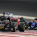 Carlos Sainz jr (ESP) Scuderia Toro Rosso STR10 at Formula One World Championship, Rd4, Bahrain Grand Prix Race, Bahrain International Circuit, Sakhir, Bahrain, Sunday 19  April 2015. © Sutton Motorsport Images