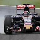 Max Verstappen (NDL) Scuderia Toro Rosso STR10 locks up at Formula One World Championship, Rd18, Brazilian Grand Prix, Practice, Interlagos, Sao Paulo, Brazil, Friday 13 November 2015. © Sutton Motorsport Images