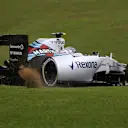 Valtteri Bottas (FIN) Williams FW37 runs wide at Formula One World Championship, Rd18, Brazilian Grand Prix, Practice, Interlagos, Sao Paulo, Brazil, Friday 13 November 2015. © Sutton Motorsport Images