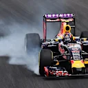 Daniil Kvyat (RUS) Red Bull Racing RB11 locks up at Formula One World Championship, Rd18, Brazilian Grand Prix, Race, Interlagos, Sao Paulo, Brazil, Sunday 15 November 2015. © Sutton Motorsport Images