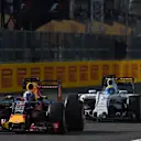 Daniel Ricciardo (AUS) Red Bull Racing RB11 and Felipe Massa (BRA) Williams FW37 at Formula One World Championship, Rd14, Japanese Grand Prix, Race, Suzuka, Japan, Sunday 27 September 2015. © Sutton Motorsport Images