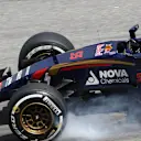 Max Verstappen (NDL) Scuderia Toro Rosso STR10 locks up at Formula One World Championship, Rd2, Malaysian Grand Prix, Practice, Sepang, Malaysia, Friday 27  March 2015. © Sutton Motorsport Images