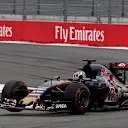 Max Verstappen (NDL) Scuderia Toro Rosso STR10 with pucture on lap one at Formula One World Championship, Rd15, Russian Grand Prix, Race, Sochi Autodrom, Sochi, Krasnodar Krai, Russia, Sunday 11 October 2015. © Sutton Motorsport Images