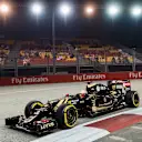 Romain Grosjean (FRA) Lotus E23 Hybrid at Formula One World Championship, Rd13, Singapore Grand Prix, Practice, Marina Bay Street Circuit, Singapore, Friday 18 September 2015. © Sutton Motorsport Images